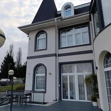 Panorama Hill Apartman *